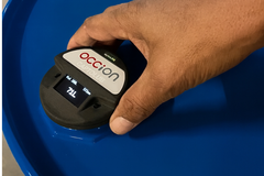 OCCION présente CAPTOLUB, un capteur qui mesure le niveau d’huile restant dans un fût industriel, sans contact avec le produit